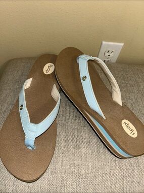 FLOOPI Women’s Lola Wedge Thong Flip Flops with Clear Gemstone